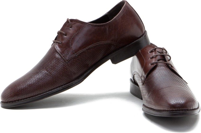 Red tape store formal shoes price