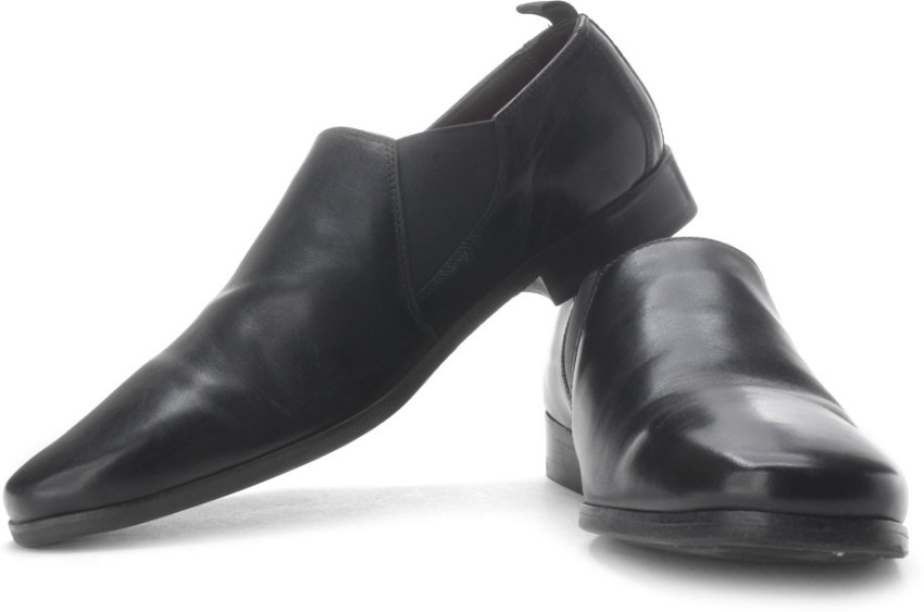 elektronisk geni Måge CLARKS Hardies Life Genuine Leather Slip On Shoes For Men - Buy Black Color CLARKS  Hardies Life Genuine Leather Slip On Shoes For Men Online at Best Price -  Shop Online for