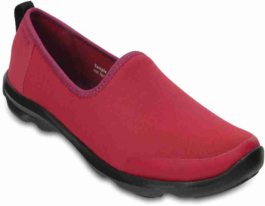 crocs women's busy day stretch skimmer