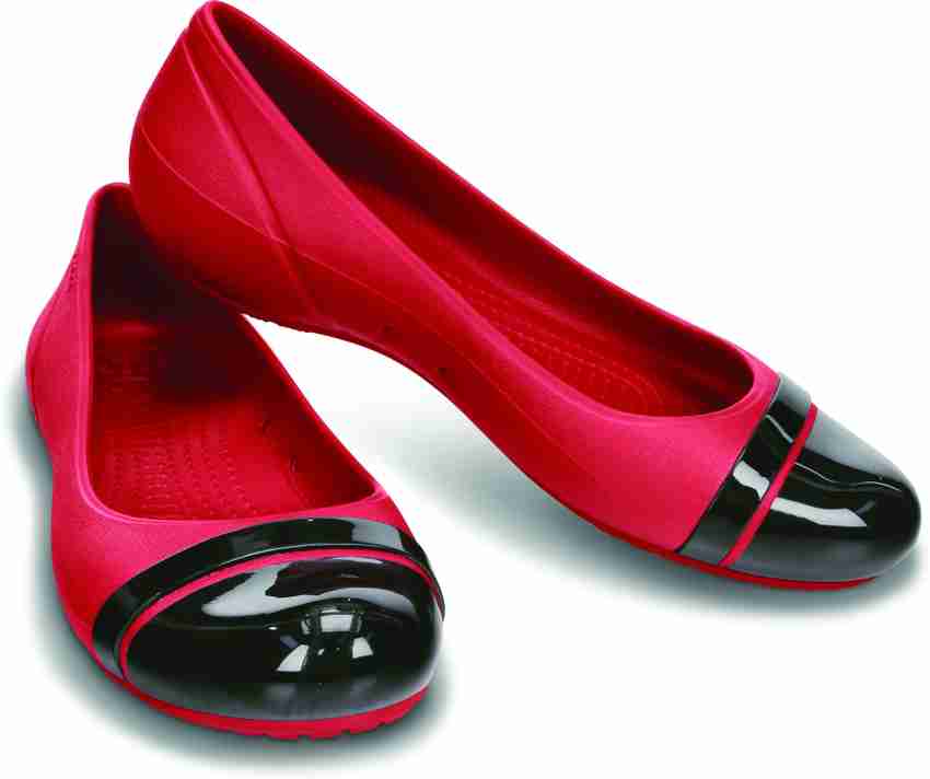 Dark outlet red crocs