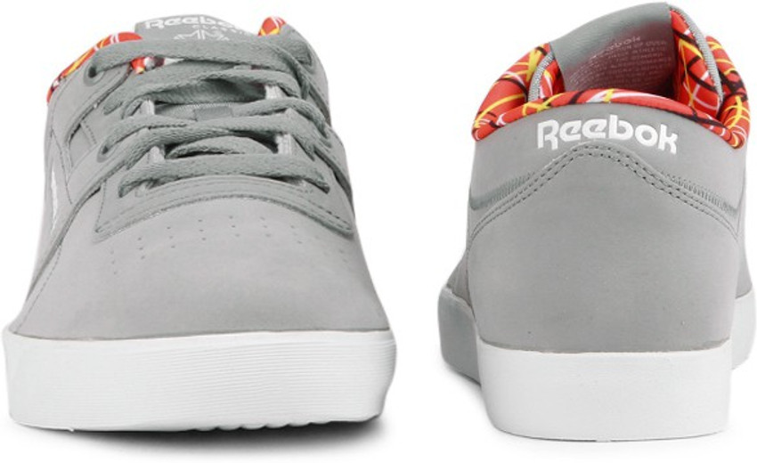 Reebok workout low clean fvs black top