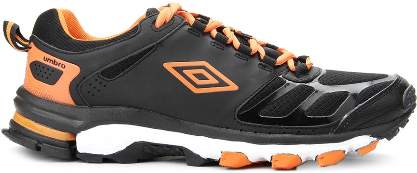 Umbro hot sale shoes flipkart