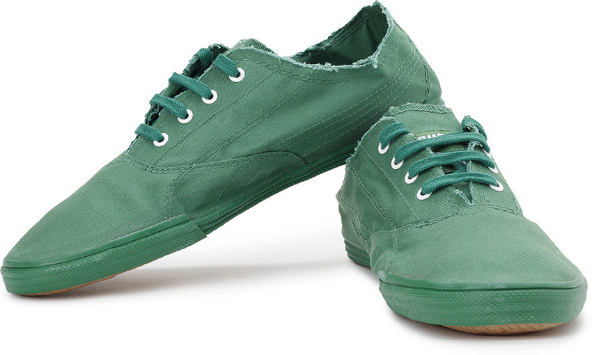 Amazon canvas 2025 shoes for mens