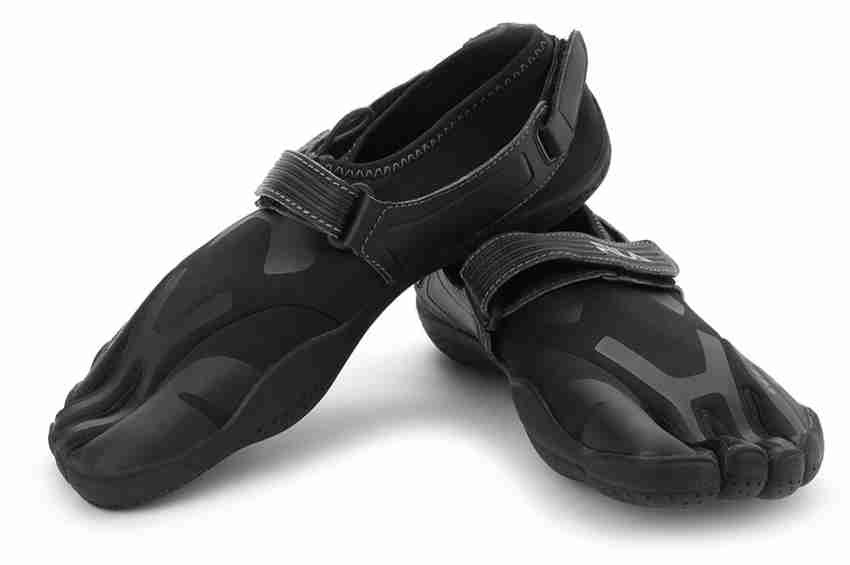 FILA Skeletoes Ez Slide Barefoot Shoes For Men Buy Black Color FILA Skeletoes Ez Slide Barefoot Shoes For Men Online at Best Price Shop Online for Footwears in India Flipkart