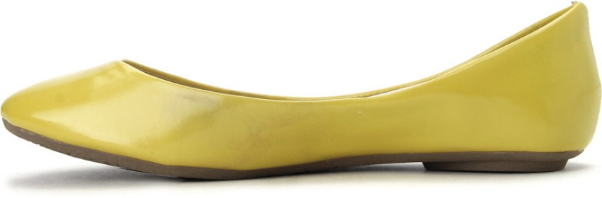 Steve madden hot sale yellow flats