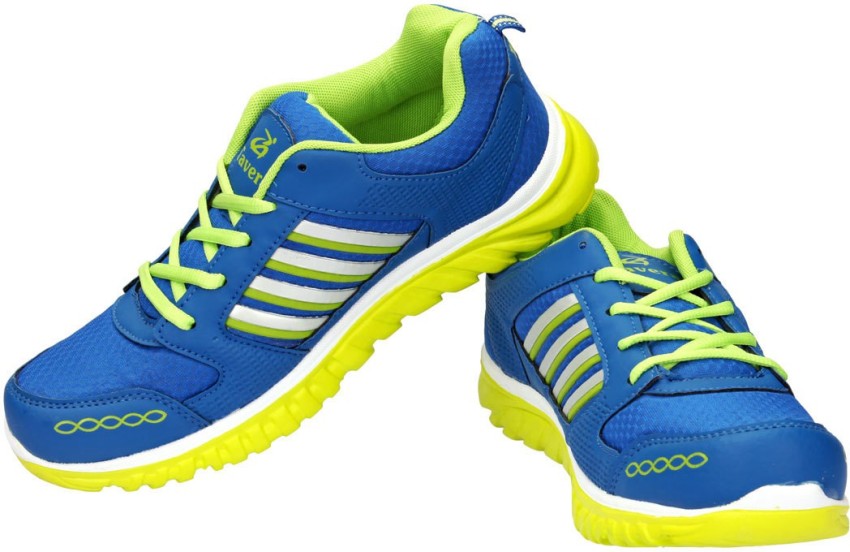 Tavera sport shoes on sale price