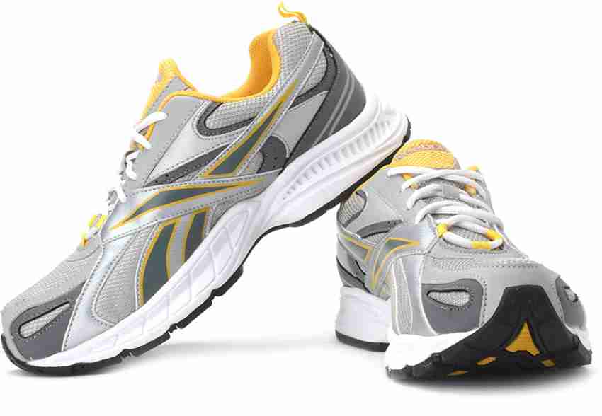 Reebok acciomax white running on sale shoes