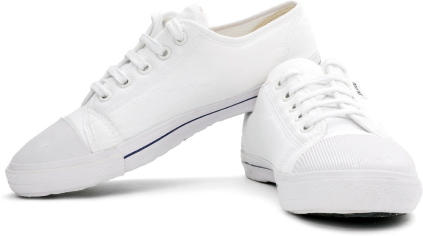 Bata white clearance canvas shoes price