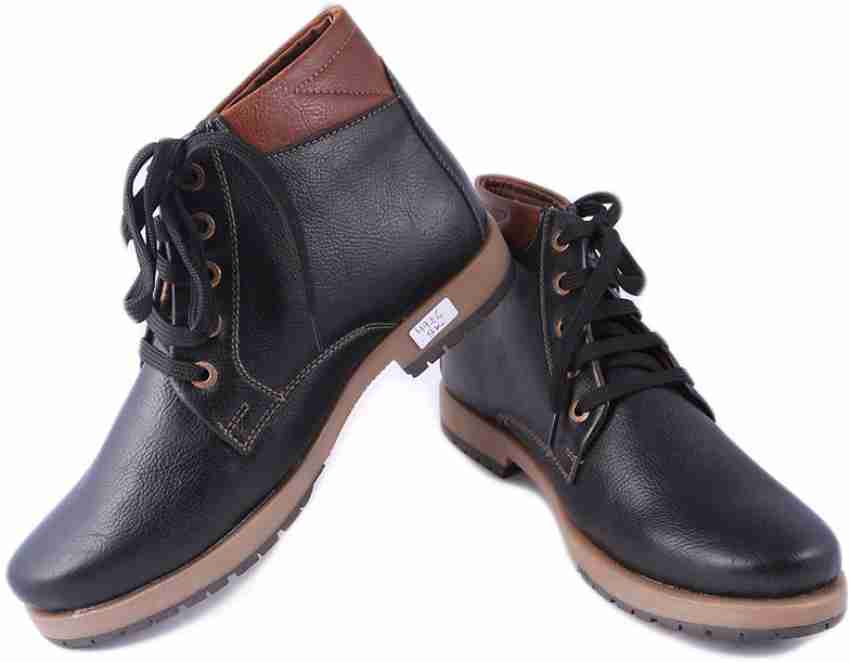 Tiger deals hill boots