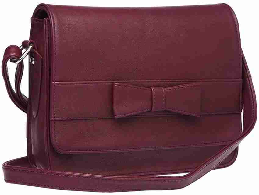 Shoppers stop 2025 sling bags