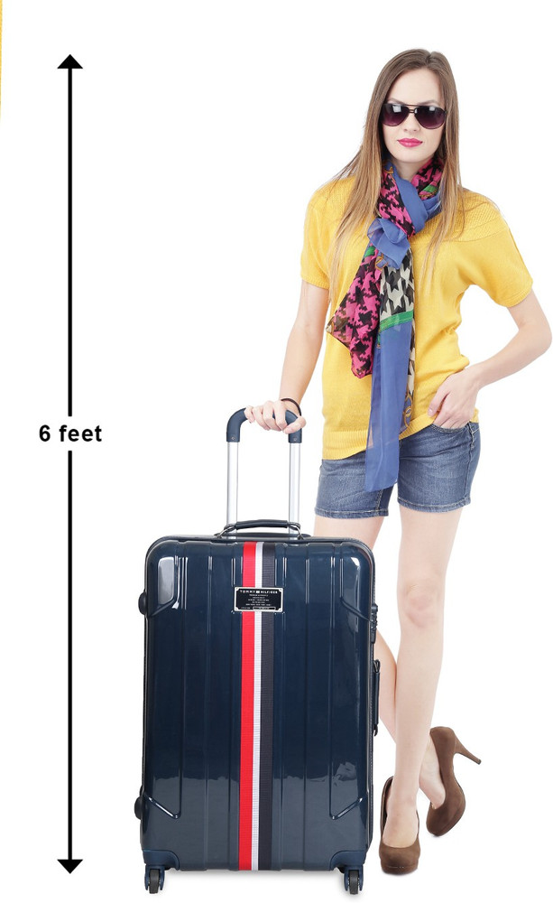 Tommy hilfiger hotsell 28 inch luggage