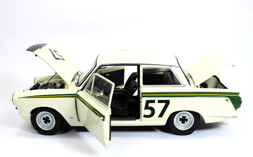 Autoart lotus hot sale cortina
