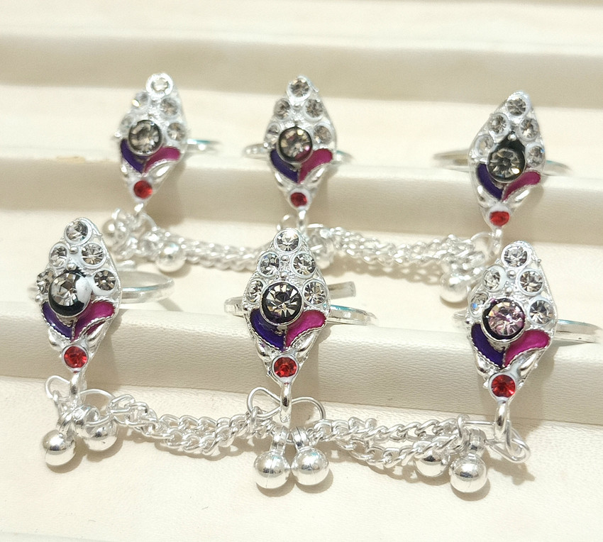Silver payal with hot sale toe ring