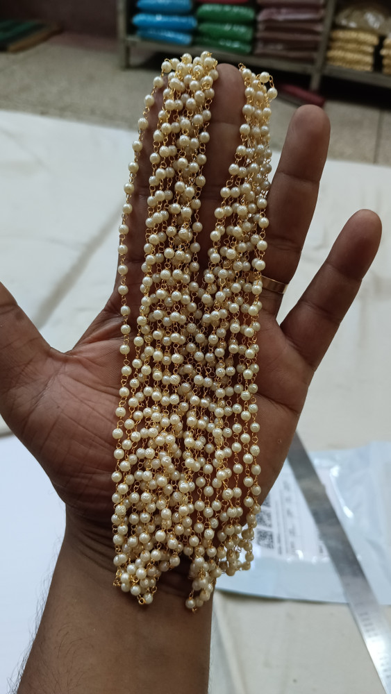 Acrylic pearl beads top