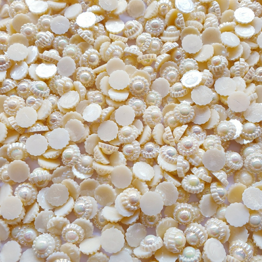 Round pearl beads store