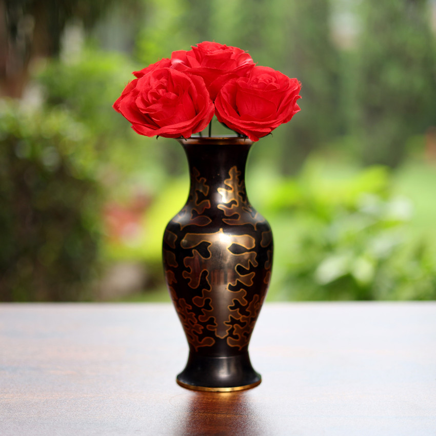 Artificial red roses in vase deals