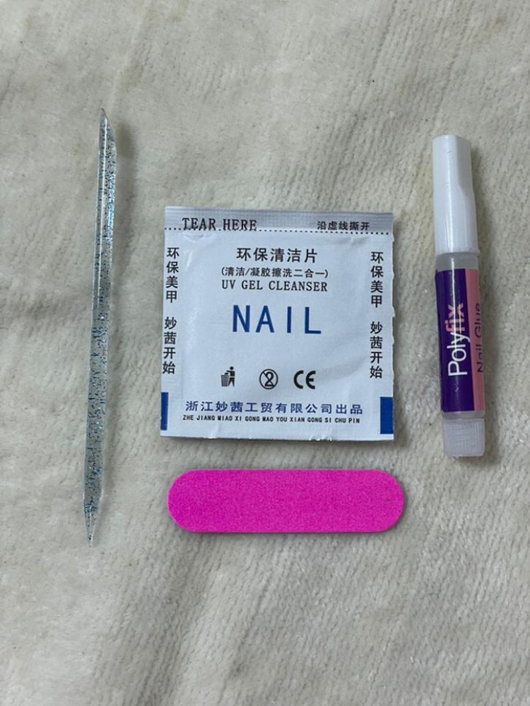 Nail Glue with Brush Cap & Super Strong Instant Adhesive For Professional  Nail Art Extension (20gm) : Amazon.in: Beauty