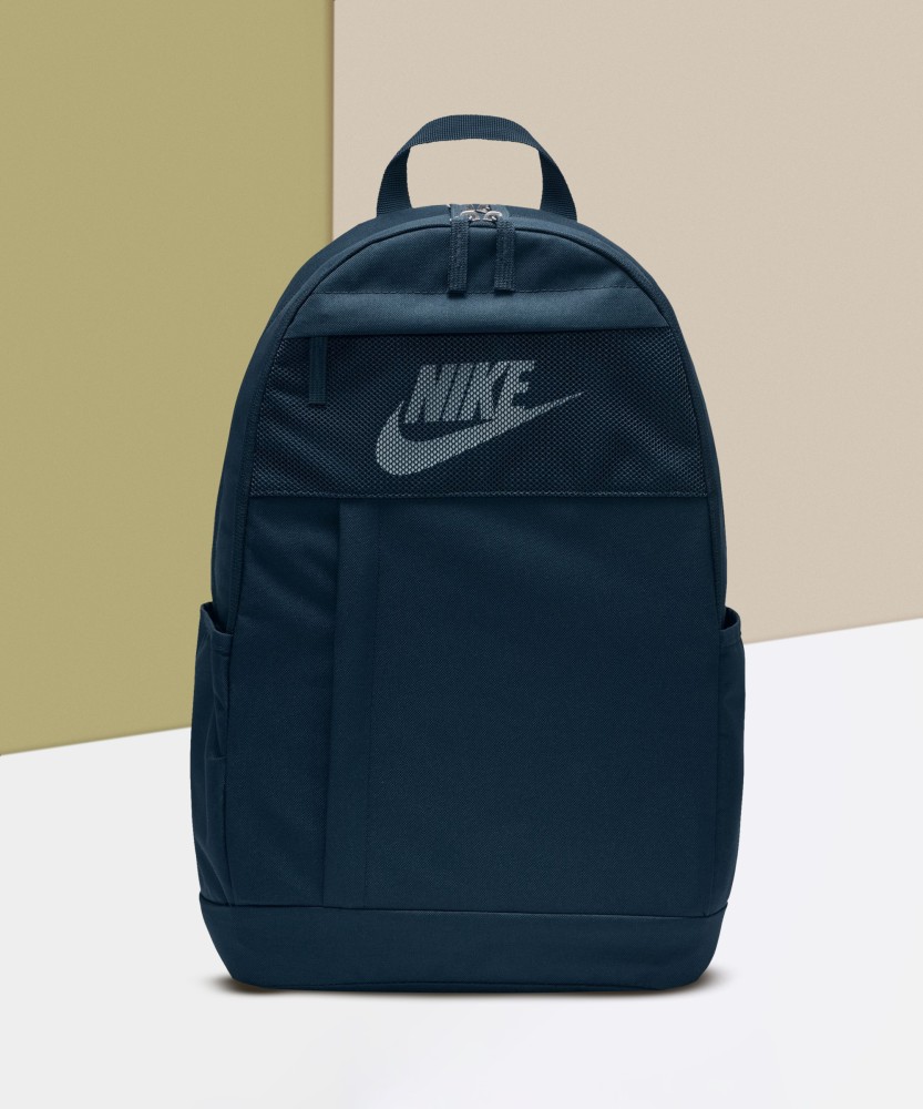 Nike bag flipkart best sale