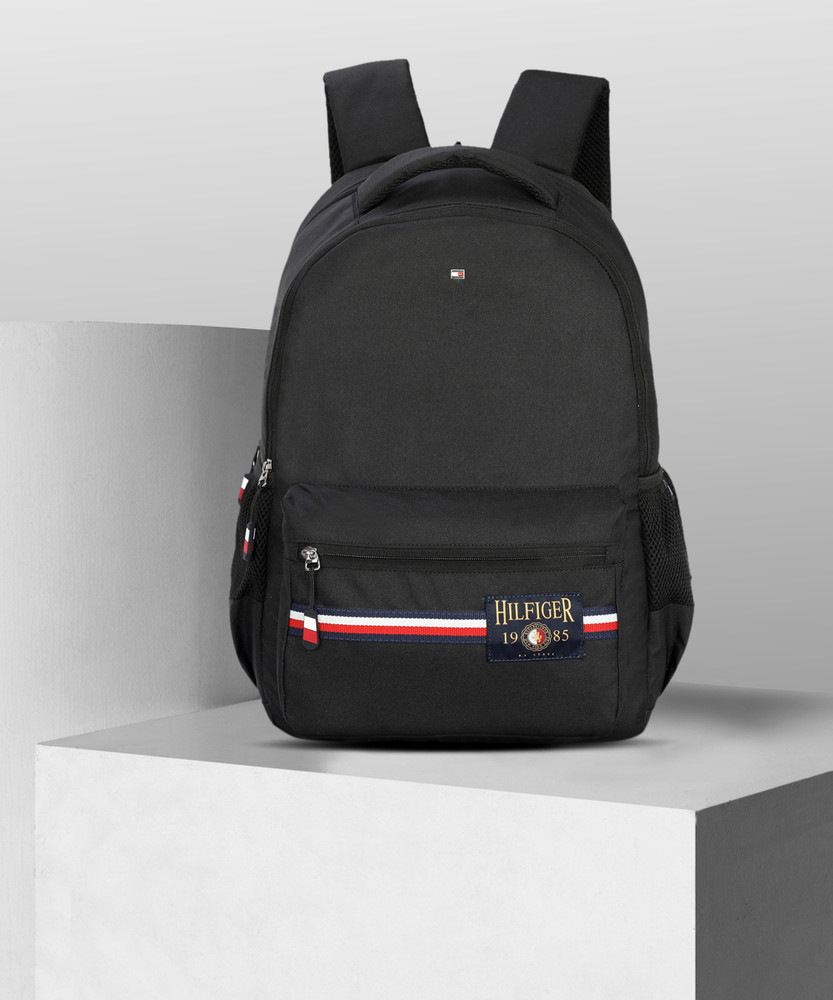 Flipkart tommy sale hilfiger bags
