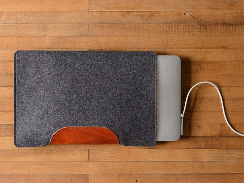 Felt macbook online air sleeve
