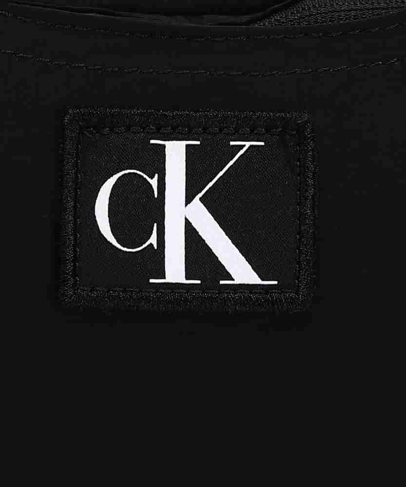 Calvin Klein Jeans Women's City Nylon Shoulder Bag - Black