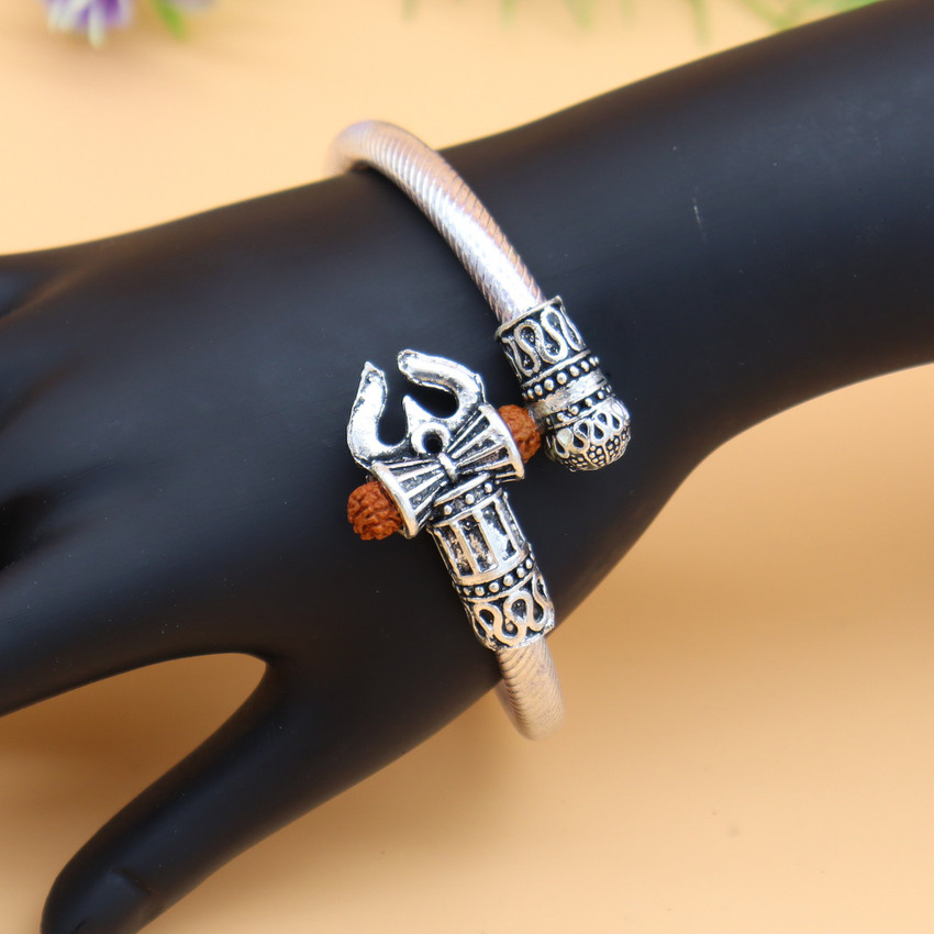 Aggregate 171+ boy bracelet flipkart kidsdream.edu.vn