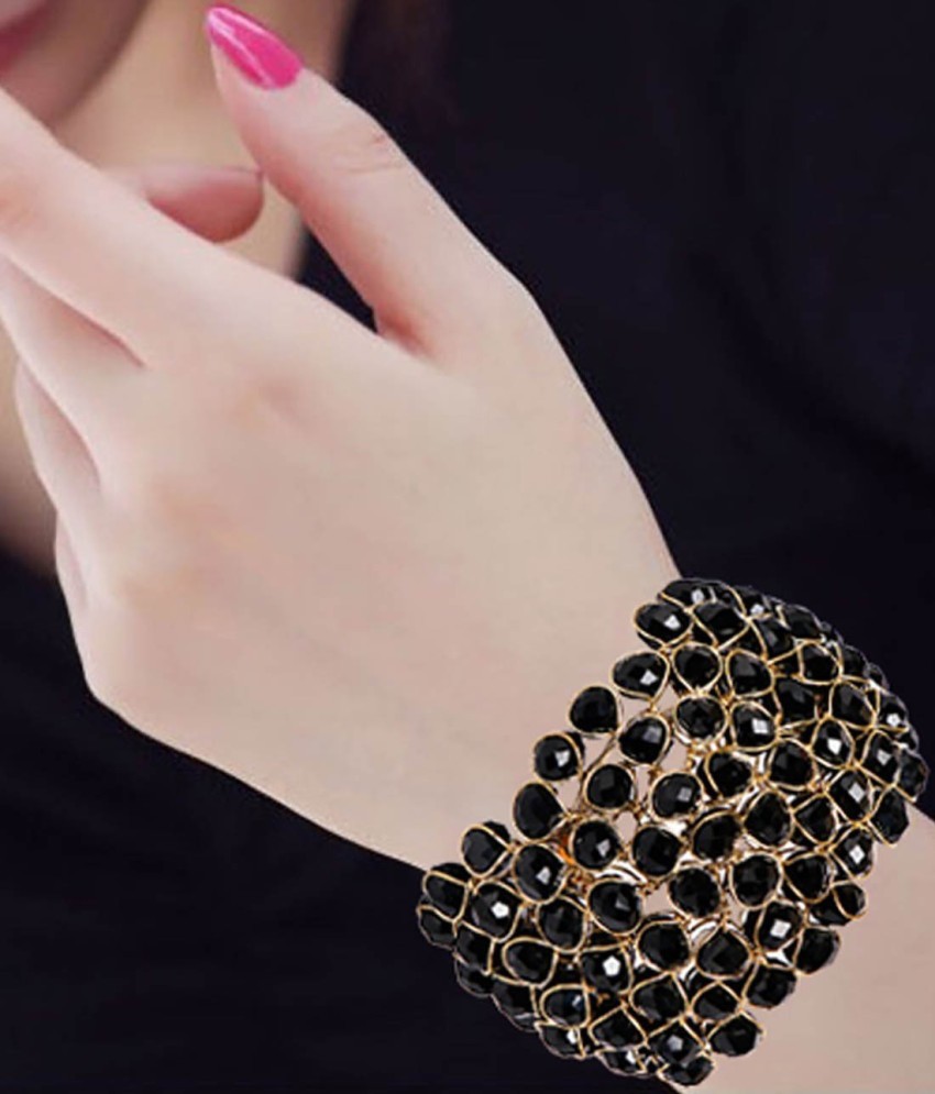 Hand deals bracelet flipkart