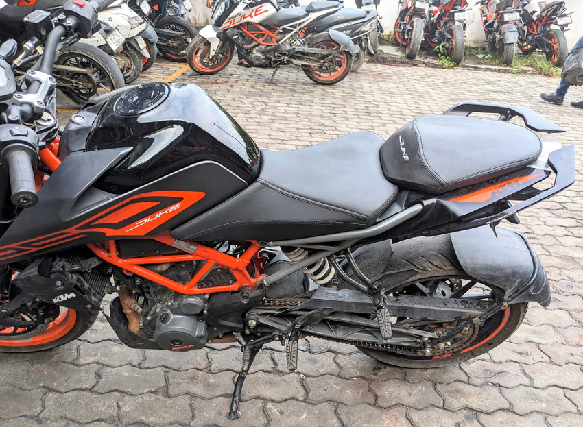 Black Duke 125 All Colours Ktm Rc 125 On Road Price Black Colour