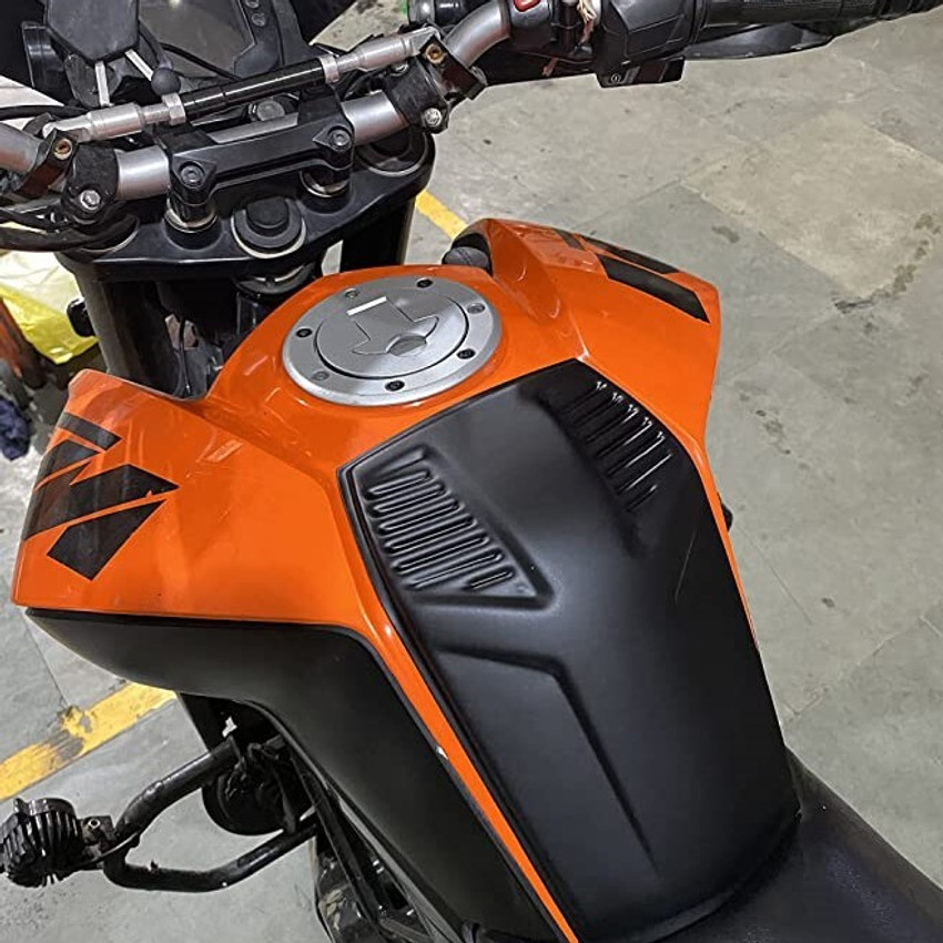Duke 390 tank cover outlet