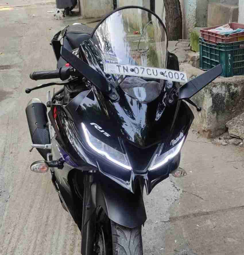 Yamaha r15 v3 visor outlet