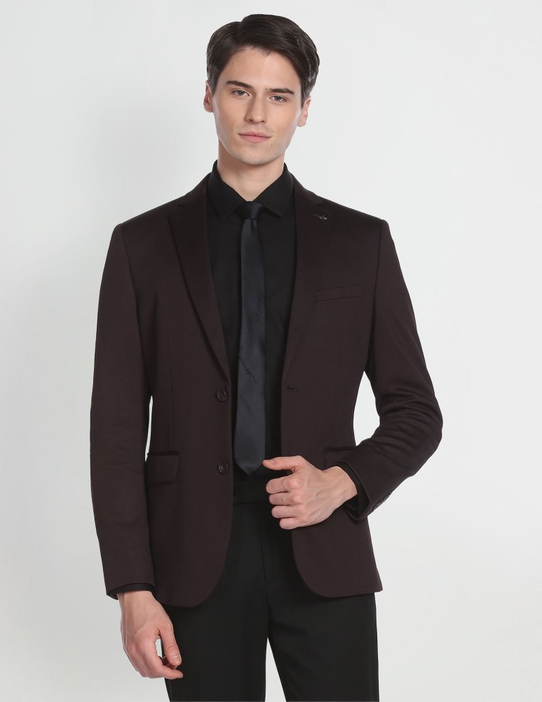 Buy online Black Single Breasted Formal Blazer from Blazers for Men by  Tahvo for ₹3049 at 49% off