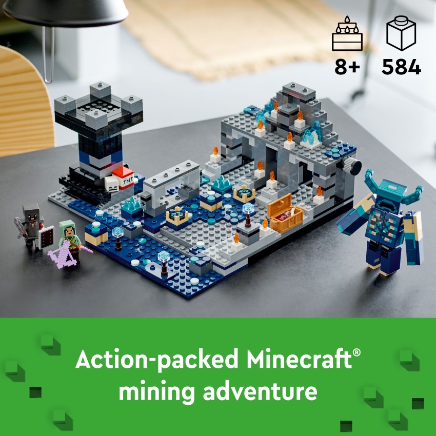 Minecraft The Deep Dark Battle 21246 Building Toy store Set (584 Pieces)