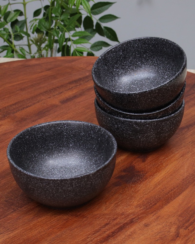 Curry shop serving bowls