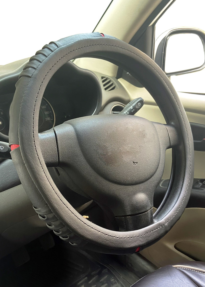 Audi q3 cheap steering wheel cover