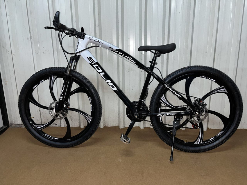 Black and white cycle outlet