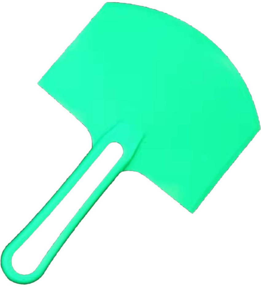 Curved shop putty knife