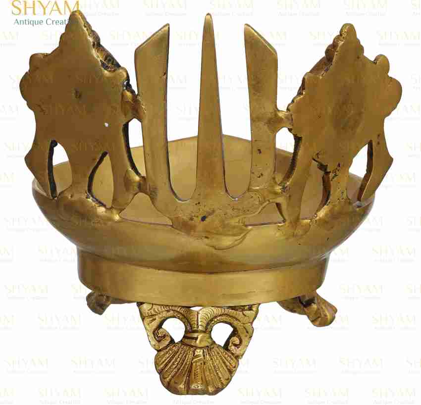 Brass An Old Crown On A Table Backgrounds