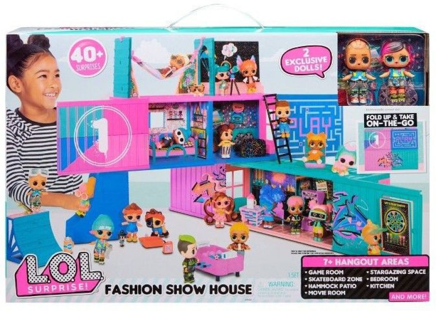 Does the lol house come hot sale with dolls