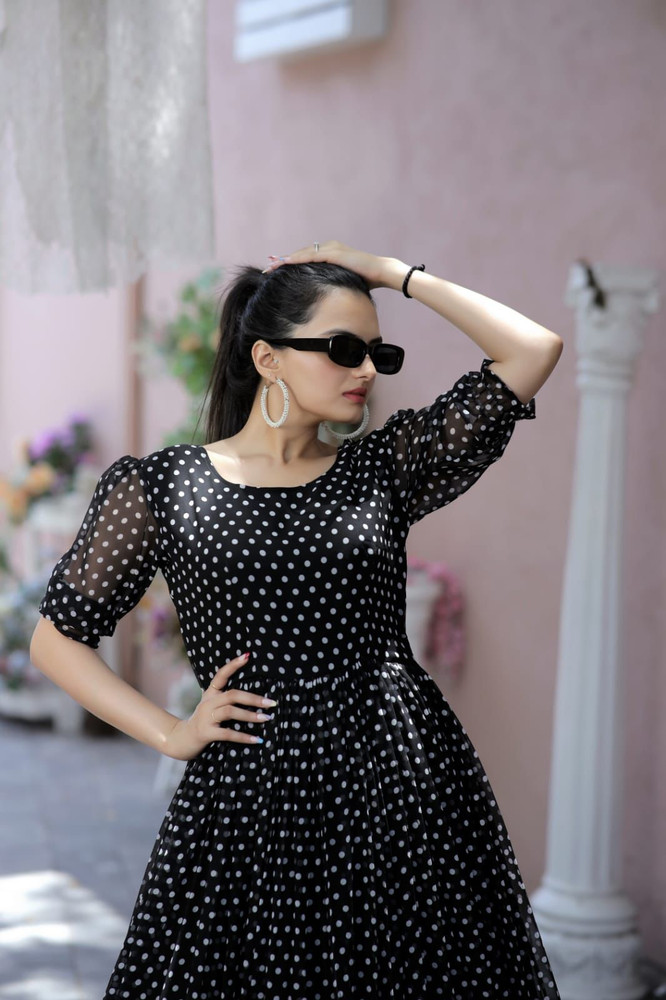 Vintage black dress with sleeves hotsell