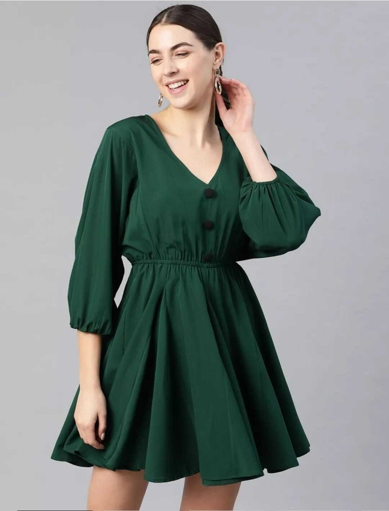 Dark store green clothes