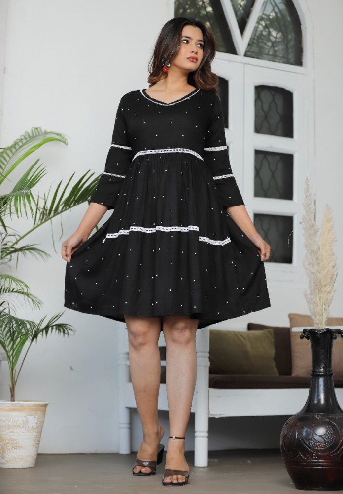 Short frock design in best sale black colour