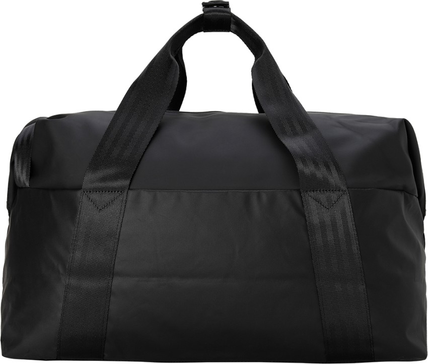 PUMA Ferrari SPTWR Weekender Gym Duffel Bag Black. Price in India Flipkart