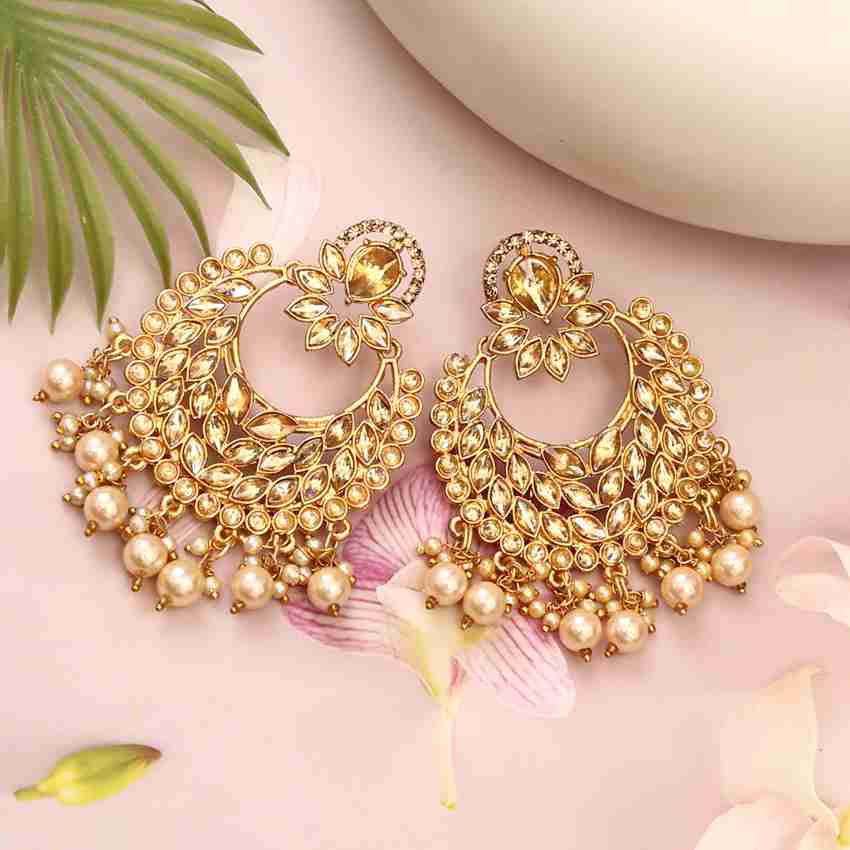 Earring golden colour store