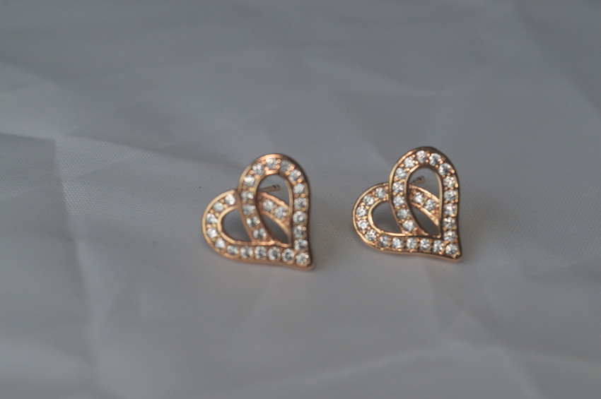 Details 82+ small fake diamond earrings super hot 3tdesign.edu.vn