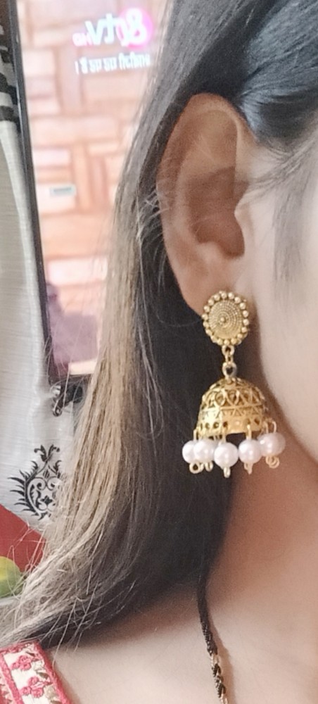 Golden jhumka with white on sale pearl