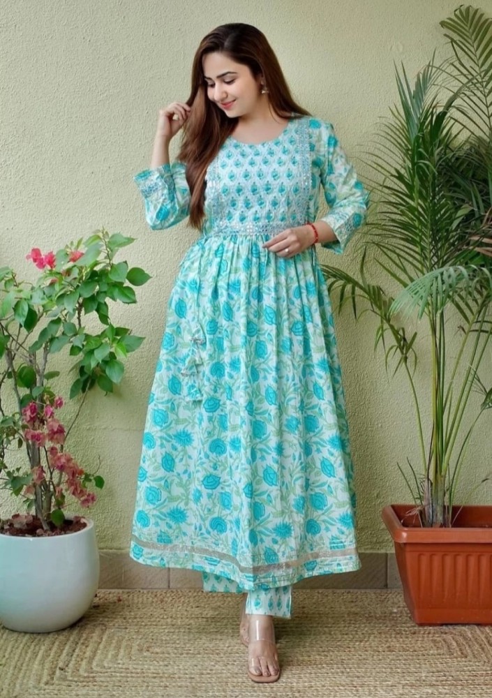 Long frock with outlet plates