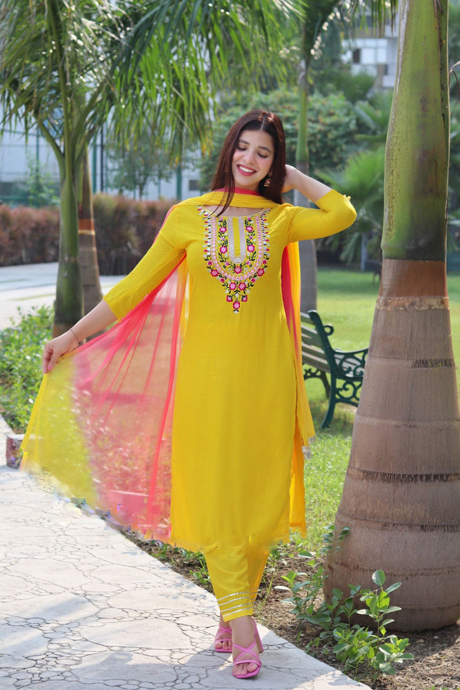 Simple store yellow suit