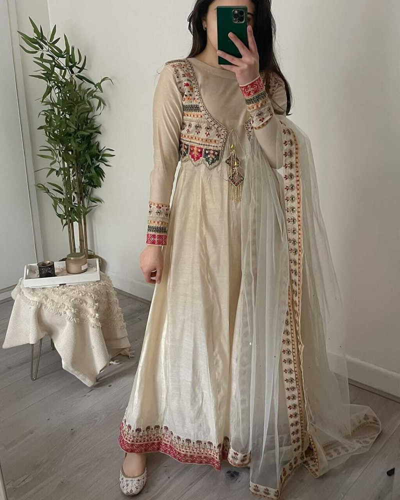Long gown store dress in flipkart