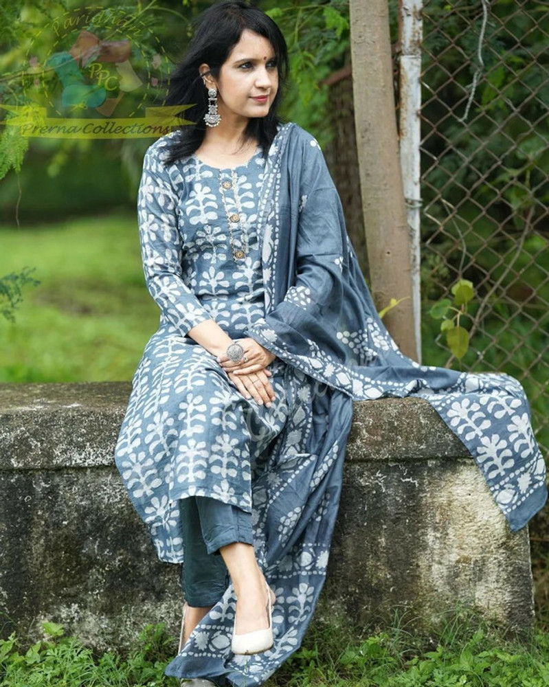 RADHEYKRISHNA Women Kurti Pant Dupatta Set Buy RADHEYKRISHNA