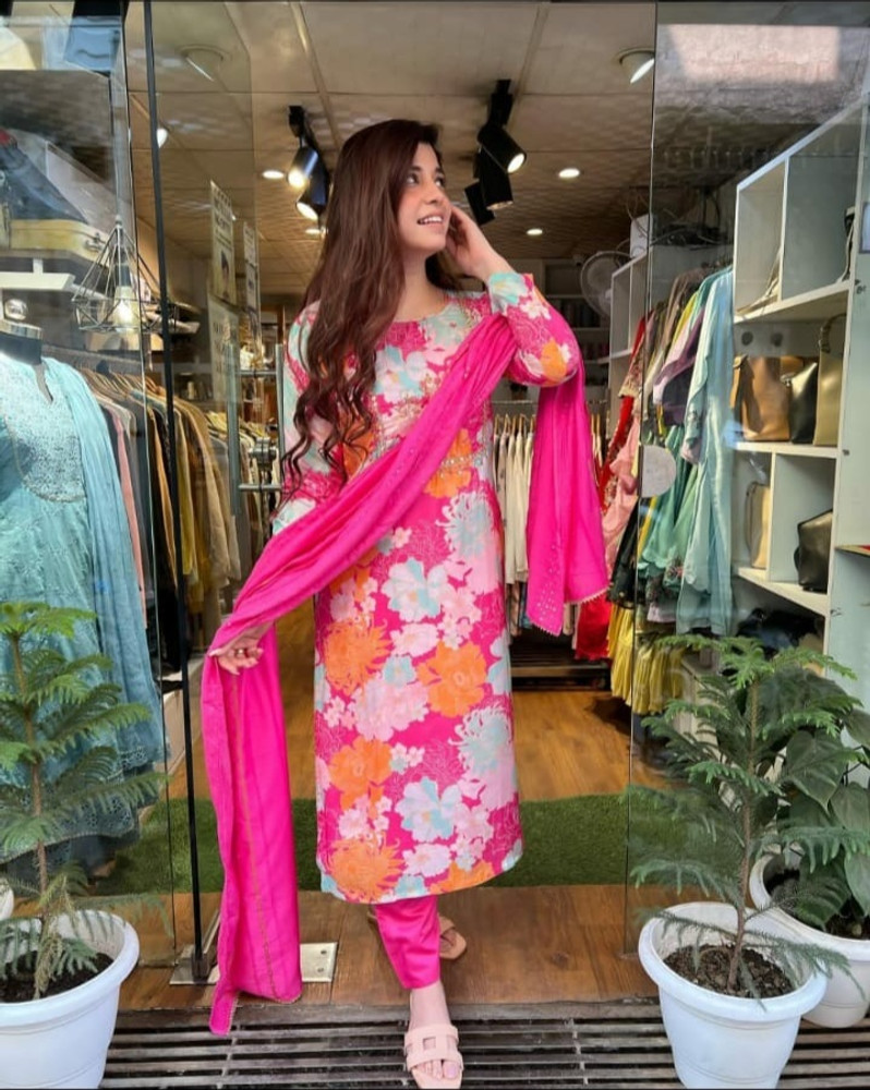 Alvira Kurtis Women Kurta Pant Dupatta Set Buy Alvira Kurtis Women Kurta Pant Dupatta Set Online at Best Prices in India Flipkart